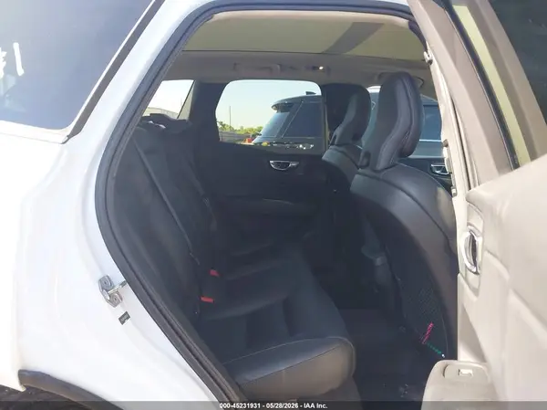 LYVA22RK2KB227405 2019 VOLVO XC60 - Image 8