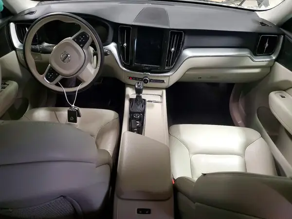 LYVA22RK2KB238338 2019 VOLVO XC60 - Image 8