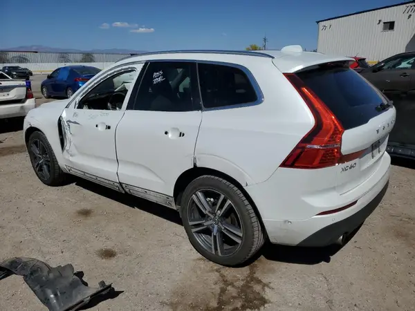 LYVA22RK3JB097438 2018 VOLVO XC60 - Image 2