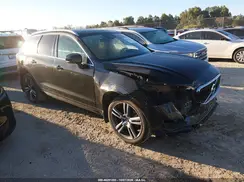 LYVA22RK3JB102069 2018 VOLVO XC60