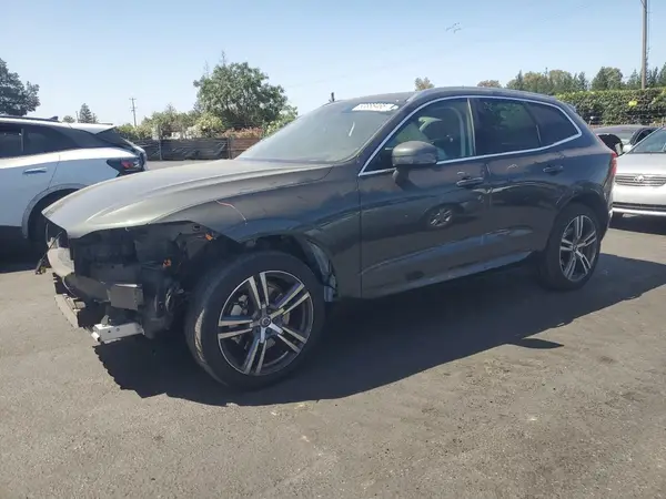 LYVA22RK3JB117199 2018 VOLVO XC60 - Image 1