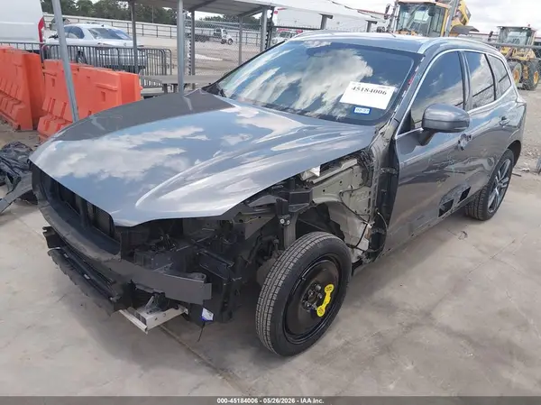 LYVA22RK4JB069129 2018 VOLVO XC60 - Image 2