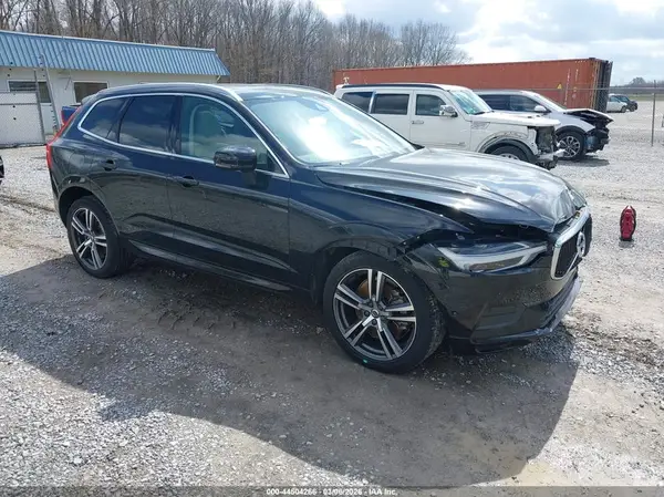 LYVA22RK4JB083497 2018 VOLVO XC60 - Image 1