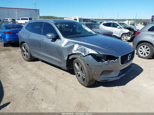 LYVA22RK4JB122671 2018 VOLVO XC60 - Image 1