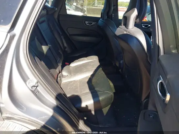 LYVA22RK4JB122671 2018 VOLVO XC60 - Image 8