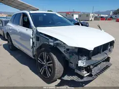 LYVA22RK4KB200318 2019 VOLVO XC60