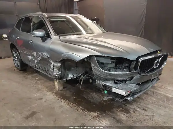 LYVA22RK4KB229432 2019 VOLVO XC60 - Image 1