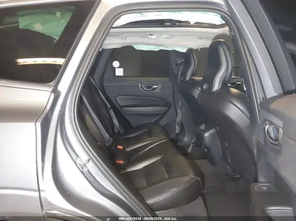 LYVA22RK4KB229432 2019 VOLVO XC60 - Image 8
