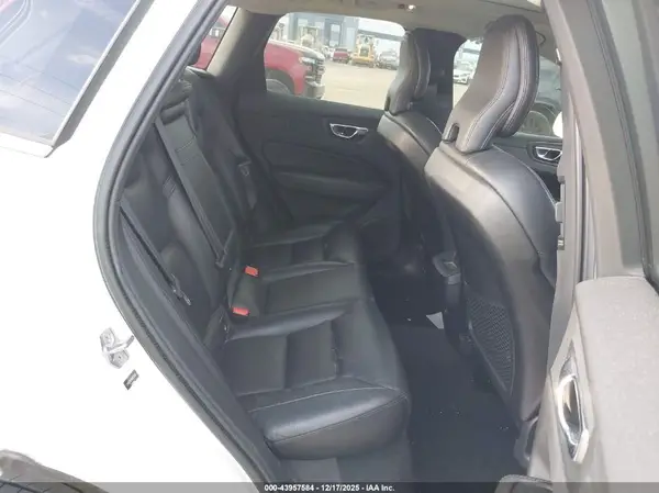 LYVA22RK4KB230886 2019 VOLVO XC60 - Image 8
