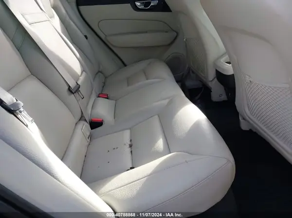 LYVA22RK5JB087834 2018 VOLVO XC60 - Image 8