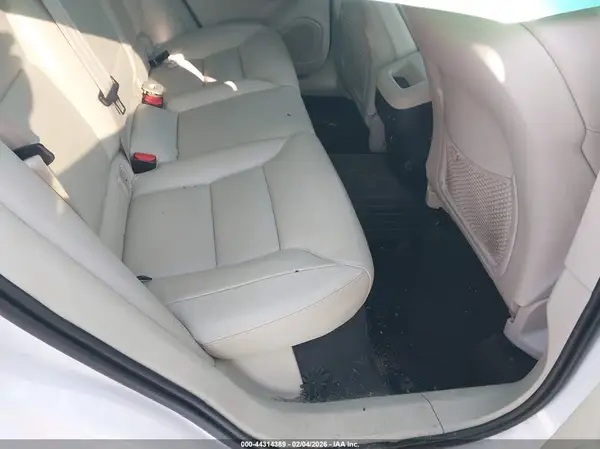 LYVA22RK6JB069102 2018 VOLVO XC60 - Image 8
