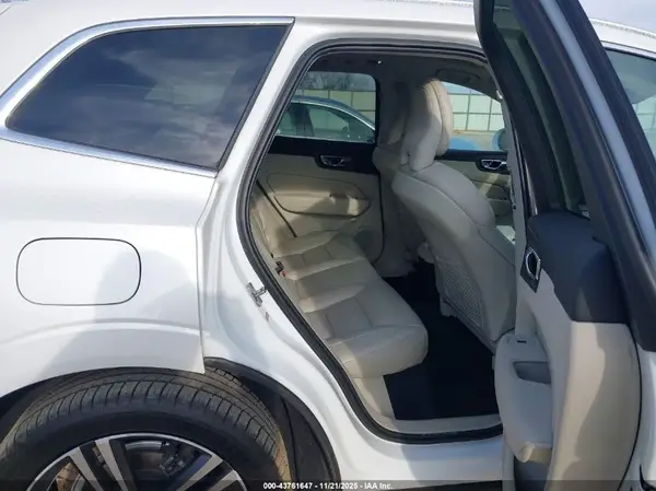 LYVA22RK6KB201292 2019 VOLVO XC60 - Image 8