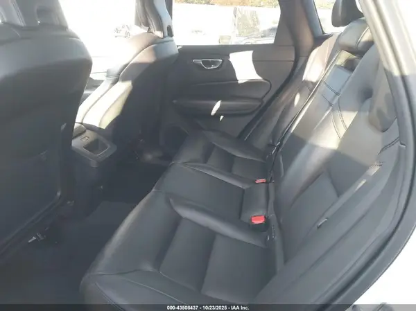 LYVA22RK6KB206864 2019 VOLVO XC60 - Image 8