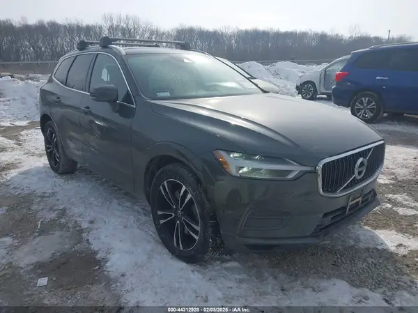 LYVA22RK7JB097300 2018 VOLVO XC60 - Image 1