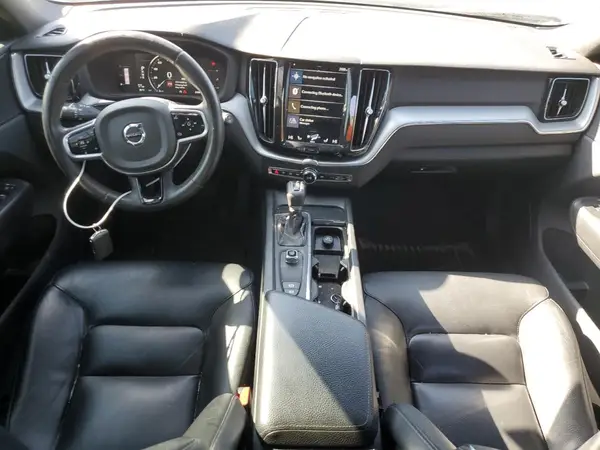 LYVA22RK8JB074348 2018 VOLVO XC60 - Image 8