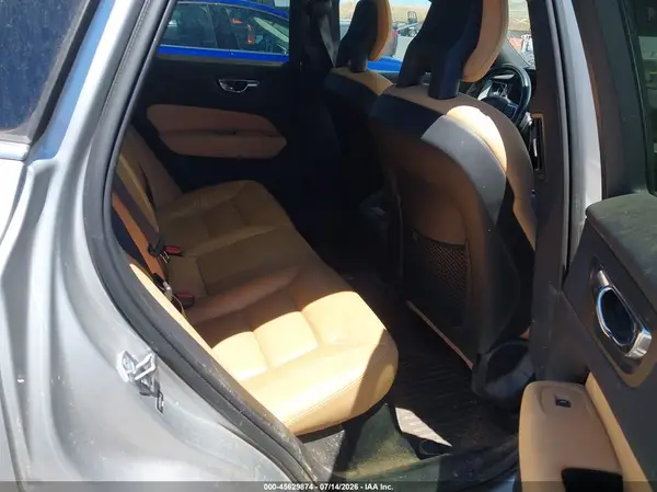 LYVA22RK8JB111236 2018 VOLVO XC60 - Image 8