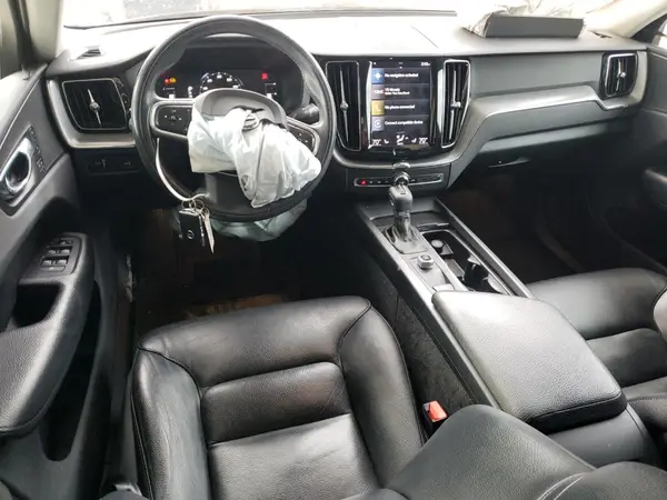 LYVA22RK9JB083561 2018 VOLVO XC60 - Image 8