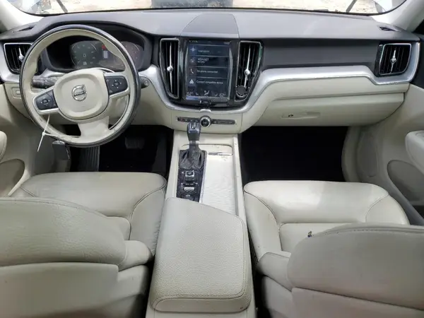 LYVA22RK9JB118034 2018 VOLVO XC60 - Image 8
