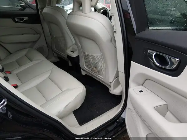 LYVA22RK9JB122682 2018 VOLVO XC60 - Image 8