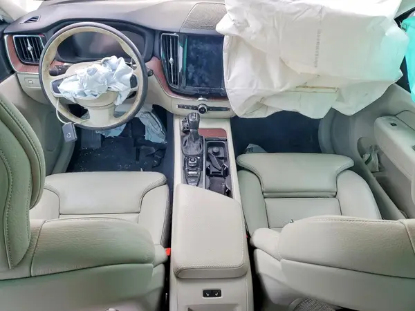 LYVA22RKXKB214157 2019 VOLVO XC60 - Image 8
