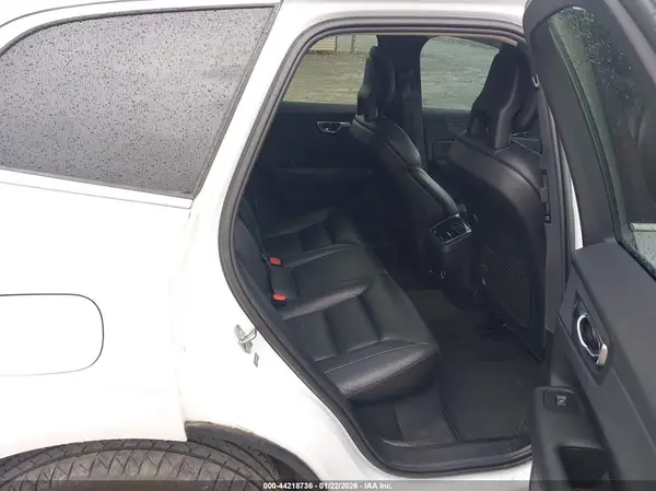 LYVA22RL0JB117783 2018 VOLVO XC60 - Image 8