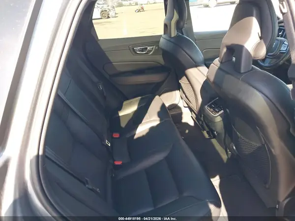 LYVA22RL1JB079321 2018 VOLVO XC60 - Image 8