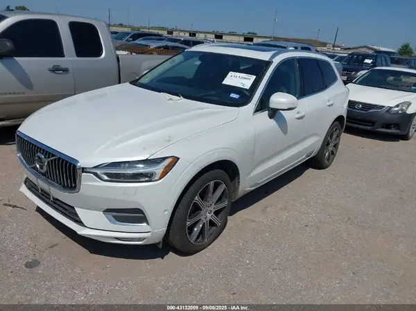 LYVA22RL1JB121857 2018 VOLVO XC60 - Image 2