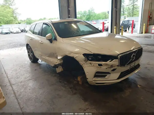 LYVA22RL1KB220003 2019 VOLVO XC60 - Image 1