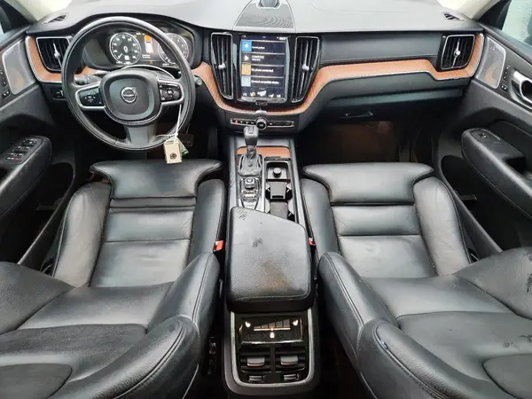 LYVA22RL1KB316763 2019 VOLVO XC60 - Image 8