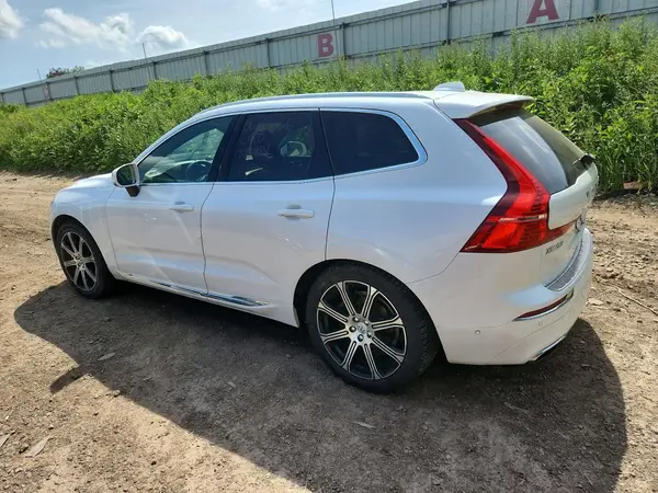 LYVA22RL2JB117302 2018 VOLVO XC60 - Image 2