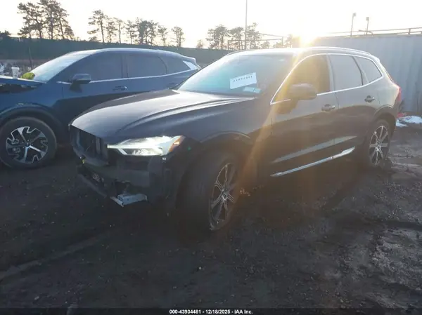 LYVA22RL3KB224375 2019 VOLVO XC60 - Image 2