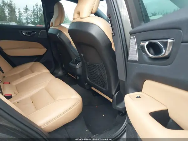 LYVA22RL3KB283765 2019 VOLVO XC60 - Image 8