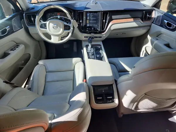 LYVA22RL4KB196733 2019 VOLVO XC60 - Image 8