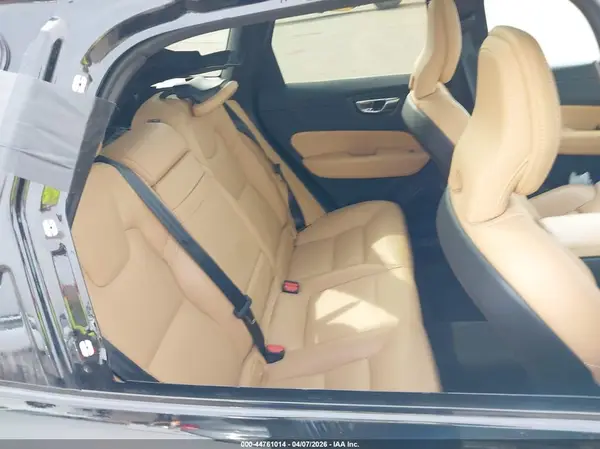 LYVA22RL4KB283130 2019 VOLVO XC60 - Image 8