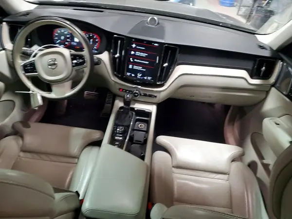 LYVA22RL4KB289266 2019 VOLVO XC60 - Image 8