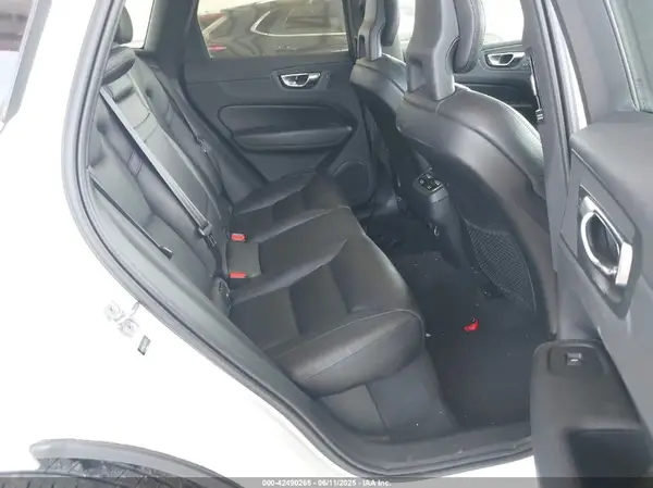LYVA22RL5JB077717 2018 VOLVO XC60 - Image 8
