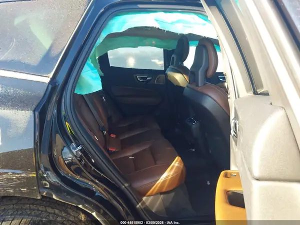 LYVA22RL5JB082884 2018 VOLVO XC60 - Image 8