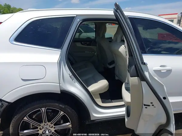 LYVA22RL5JB105760 2018 VOLVO XC60 - Image 8
