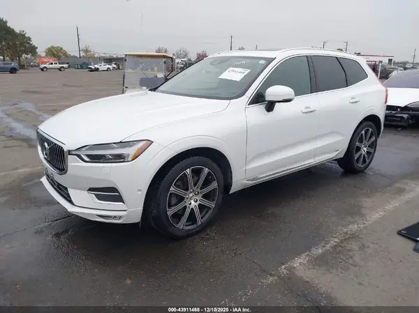 LYVA22RL5JB113941 2018 VOLVO XC60 - Image 2