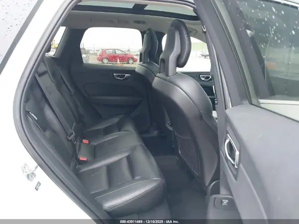 LYVA22RL5JB113941 2018 VOLVO XC60 - Image 8