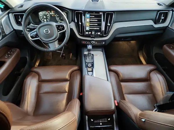 LYVA22RL6JB073675 2018 VOLVO XC60 - Image 8