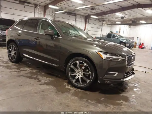 LYVA22RL6JB082442 2018 VOLVO XC60 - Image 1
