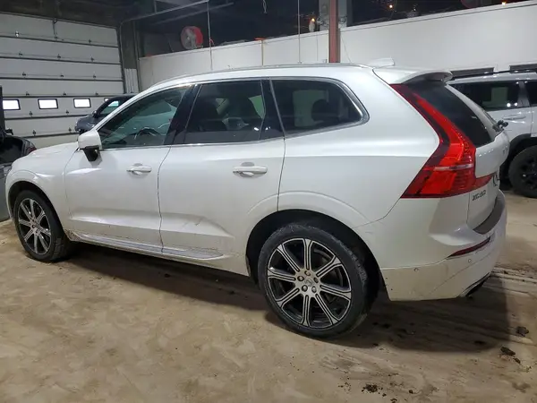 LYVA22RL6KB218795 2019 VOLVO XC60 - Image 2