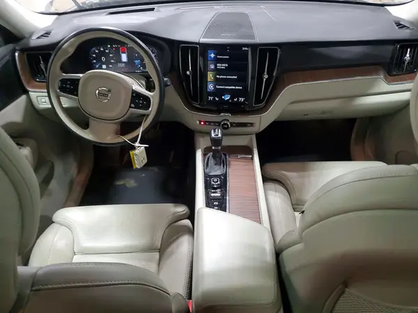 LYVA22RL6KB218795 2019 VOLVO XC60 - Image 8