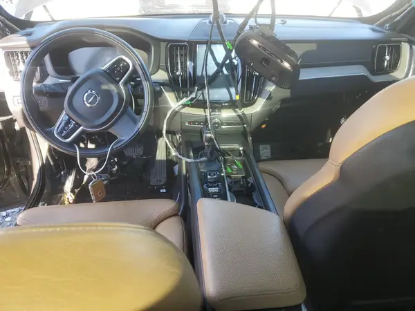 LYVA22RL8KB178610 2019 VOLVO XC60 - Image 8