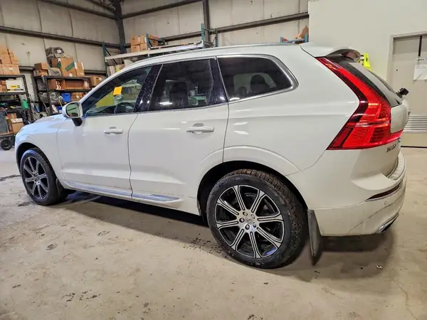 LYVA22RL8MB718427 2021 VOLVO XC60 - Image 2