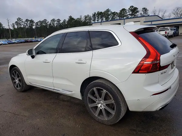 LYVA22RL9JB087716 2018 VOLVO XC60 - Image 2