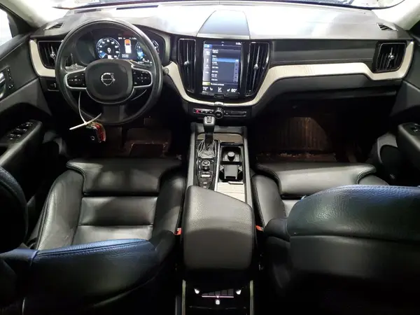 LYVA22RL9JB118138 2018 VOLVO XC60 - Image 8