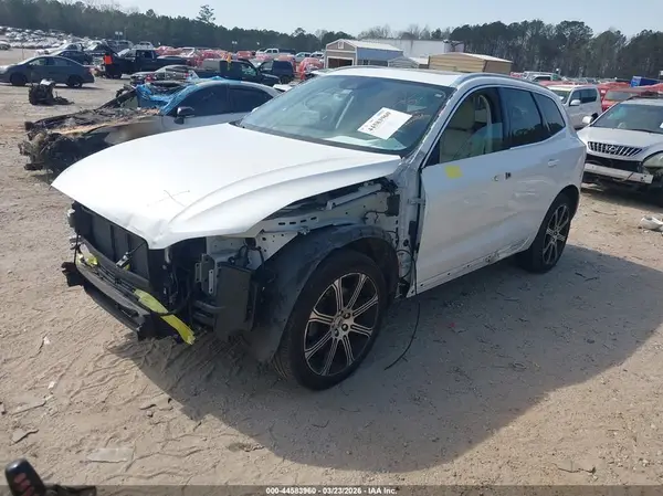 LYVA22RL9JB121816 2018 VOLVO XC60 - Image 2