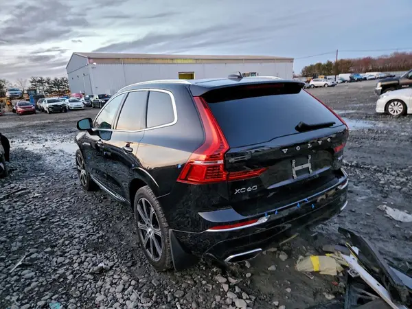 LYVA22RL9KB211291 2019 VOLVO XC60 - Image 2